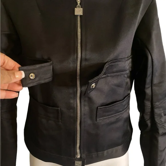 CHANEL Black Jacket 🖤2003🤍 Authenticated